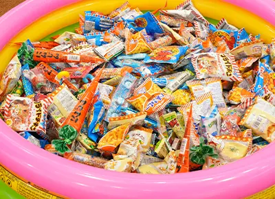 おかしな？お菓子のつかみ取り