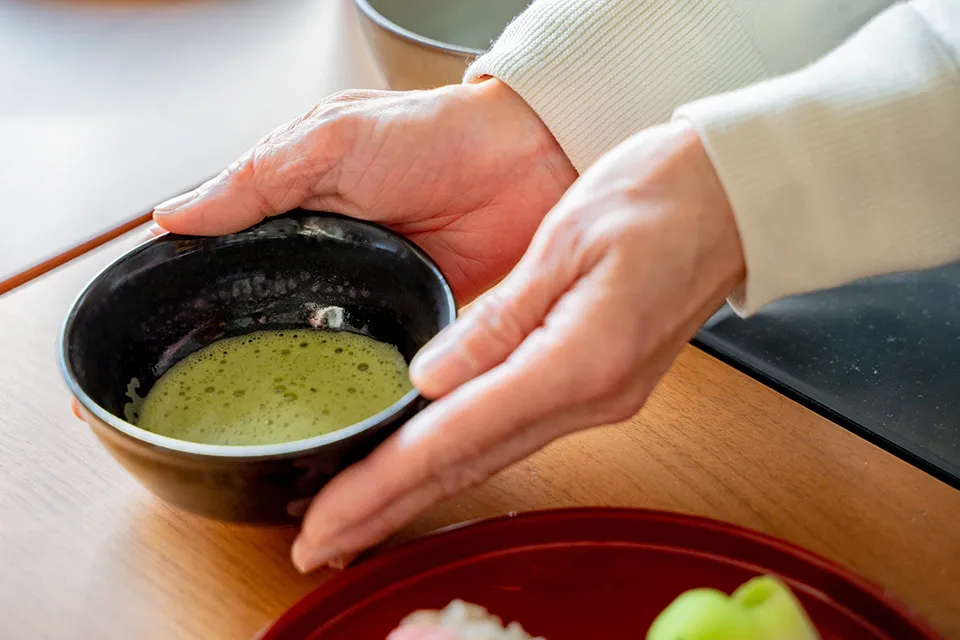 敬老の日イベント 〜 お茶のお点前披露 〜