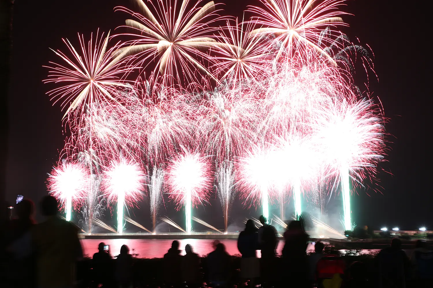 2026年 熱海海上花火大会の日程と見どころ｜花火が見える宿「ホテルニューアカオ」