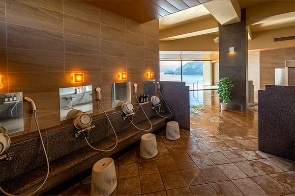 Indoor bath - On the side of the cliffside terraced bathtubs -