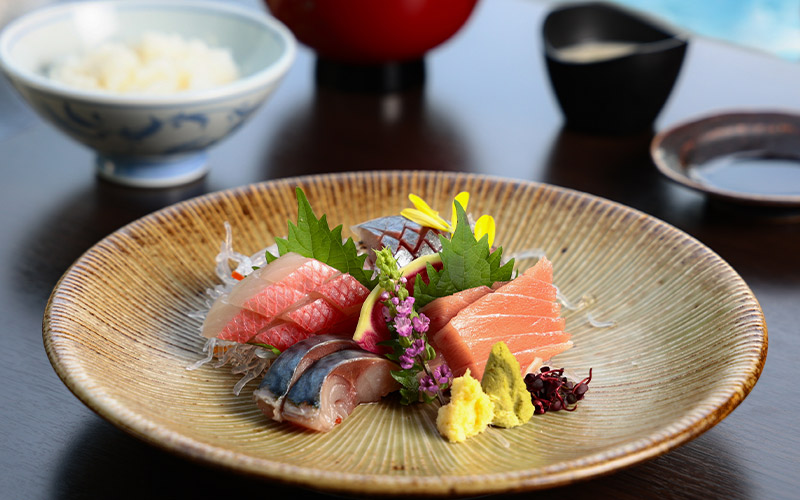 選べるメインディッシュで贅沢ランチ